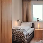 - Wasserfall C4 By Aa Homes * 타우플리츠